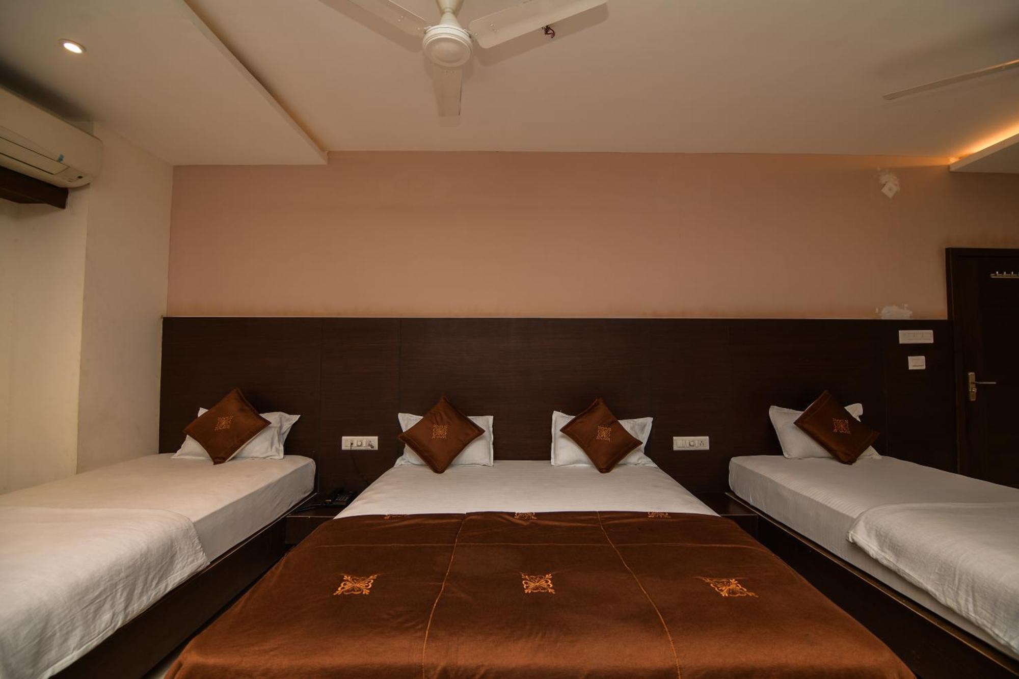 Shree Ram Hotel Ujjain Exterior photo
