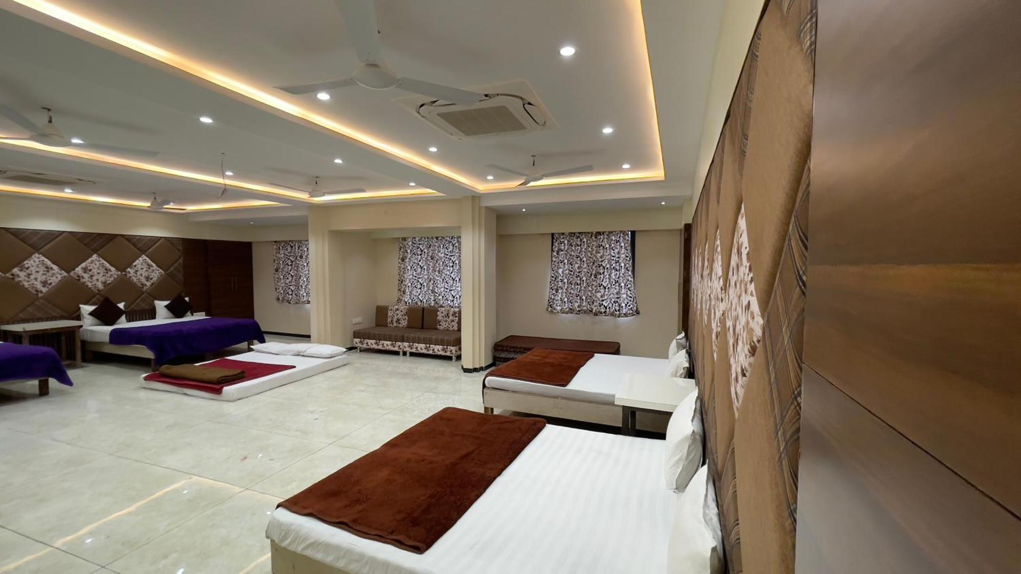 Shree Ram Hotel Ujjain Exterior photo