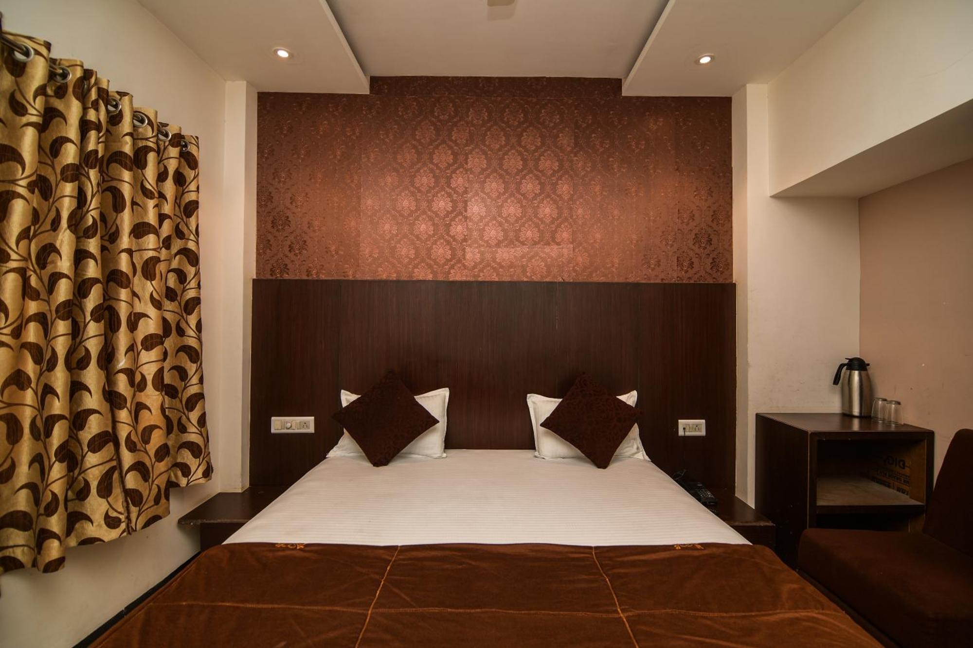 Shree Ram Hotel Ujjain Exterior photo